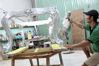 sơn đồ gỗ tại nhà