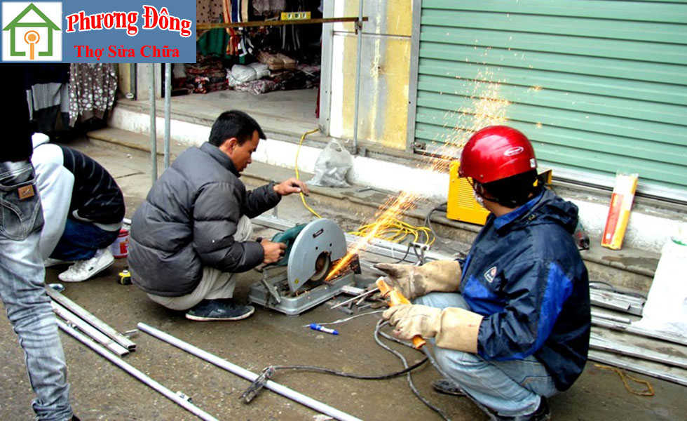 Thợ sửa cửa sắt tại Tây hồ
