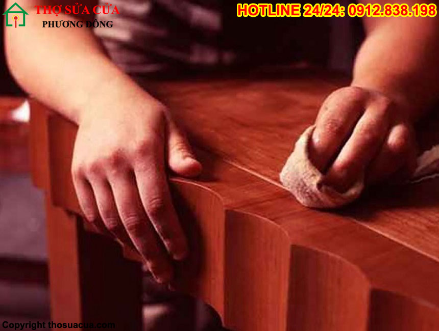 Làm thế nào để đánh Vecni đồ gỗ