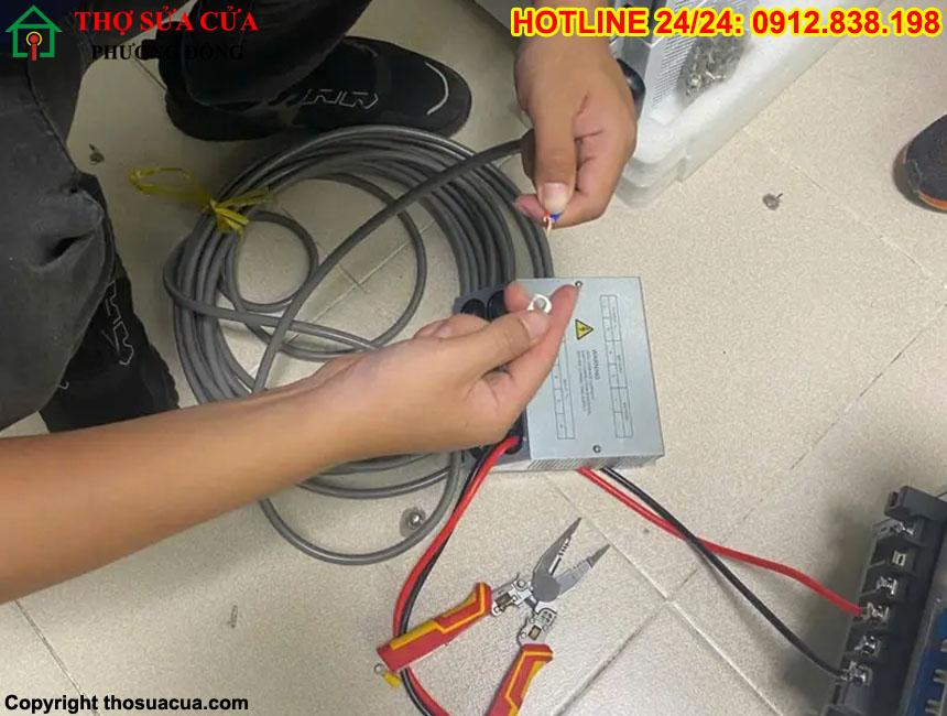 Hướng dẫn sử dụng bộ lưu điện cửa cuốn