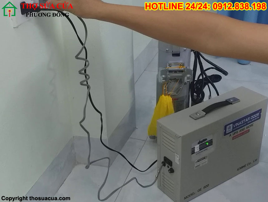 Hướng dẫn sử dụng bộ lưu điện cửa cuốn
