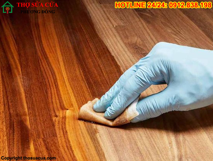 Sàn gỗ bị mối mọt