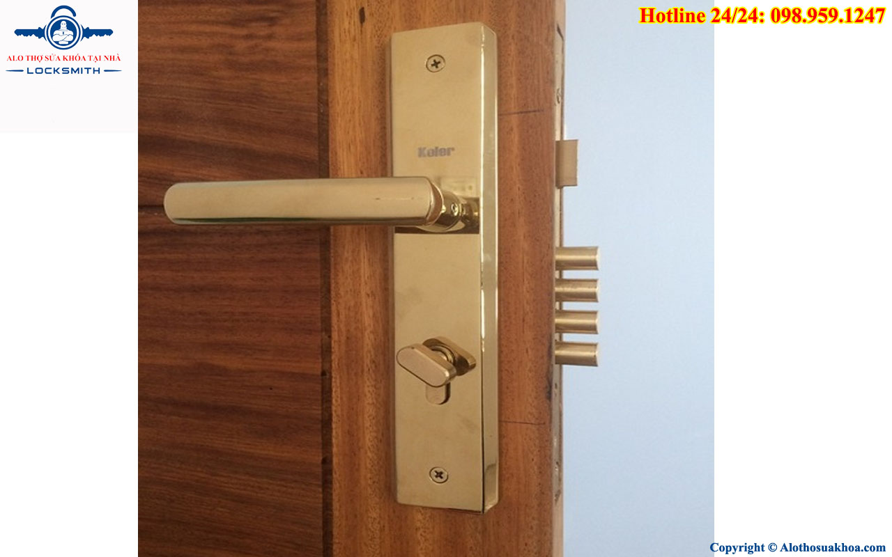  Cách lắp khóa cửa gỗ