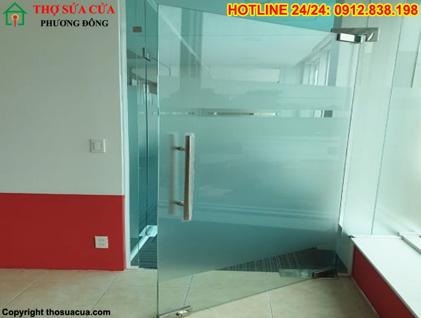 Cửa bản lề sàn 1 cánh