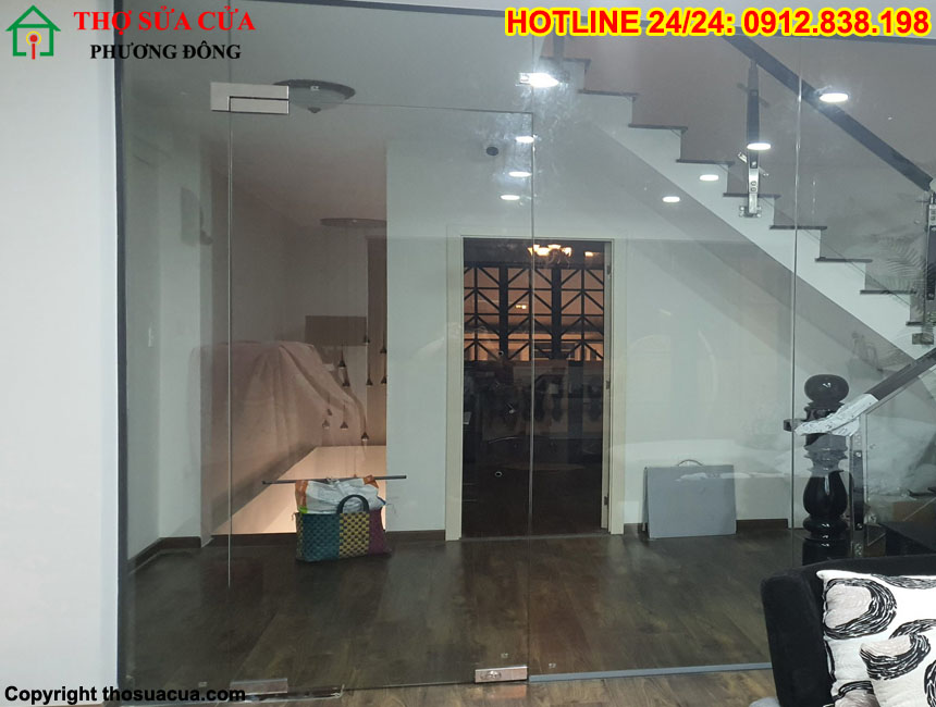 Cửa bản lề sàn 1 cánh