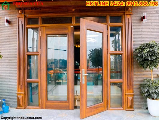Cửa gỗ kính