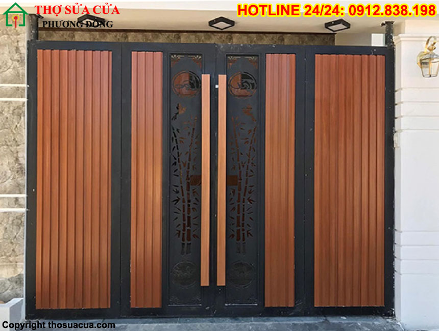 Cửa sắt 4 cánh giả gỗ