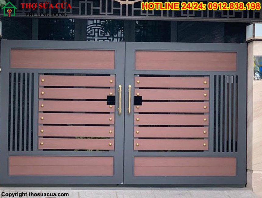 Cửa sắt giả gỗ 2 cánh