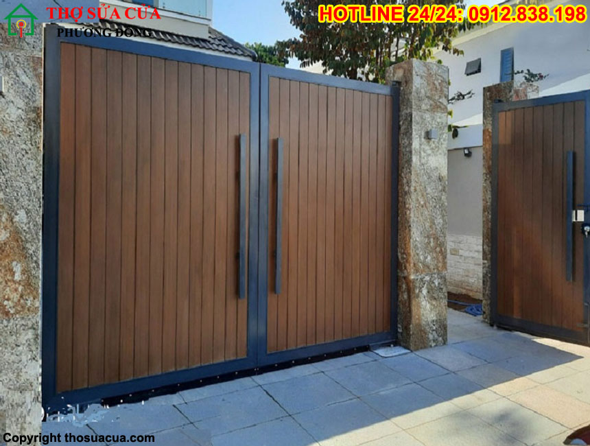 Cửa sắt giả gỗ 2 cánh