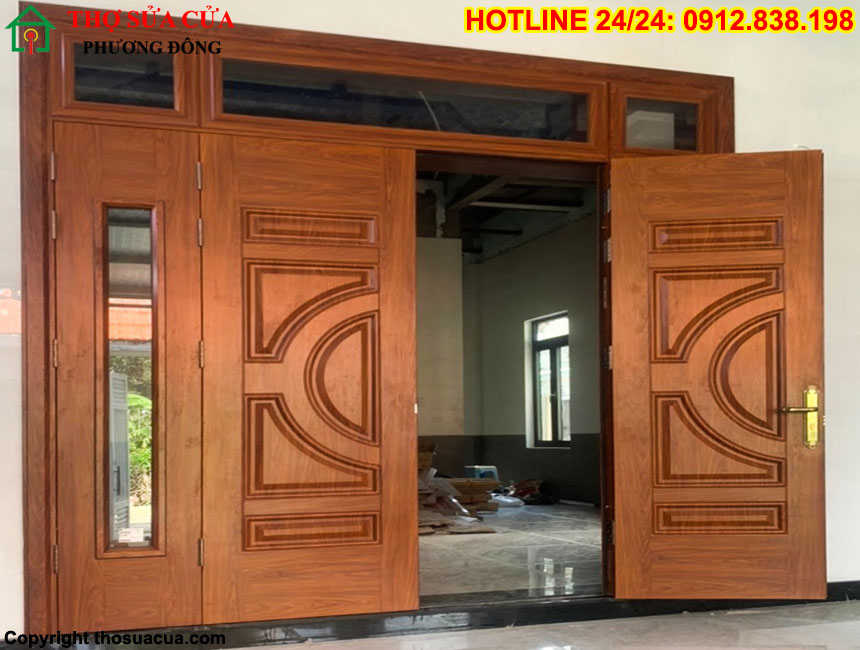 Lắp đặt cửa gỗ 4 cánh