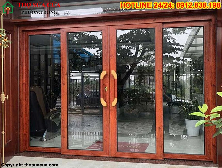 Mẫu cửa nhôm phòng khách