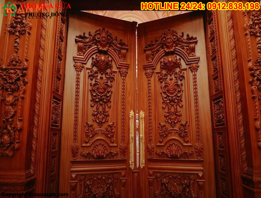 Cửa gỗ đỏ