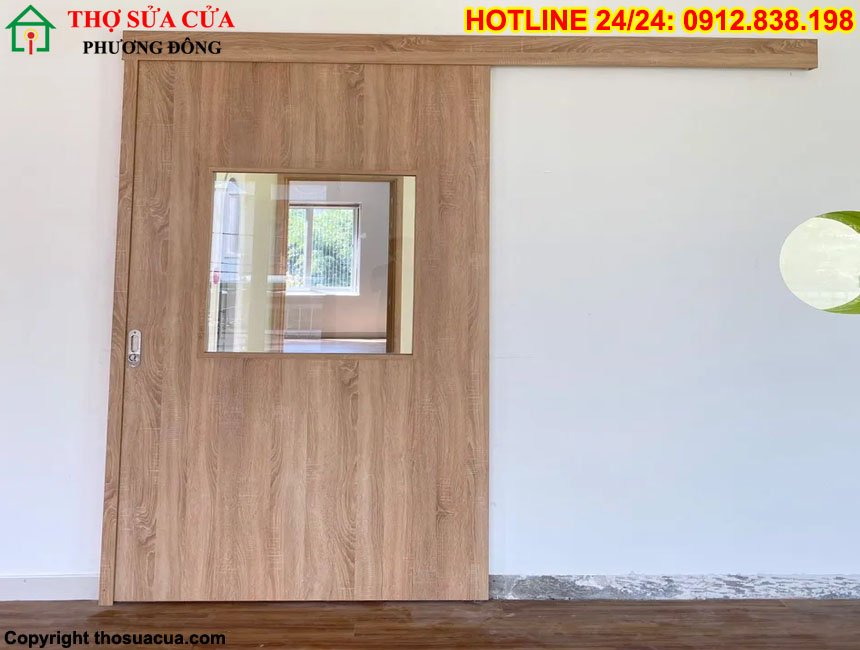 Cửa gỗ lùa công nghiệp