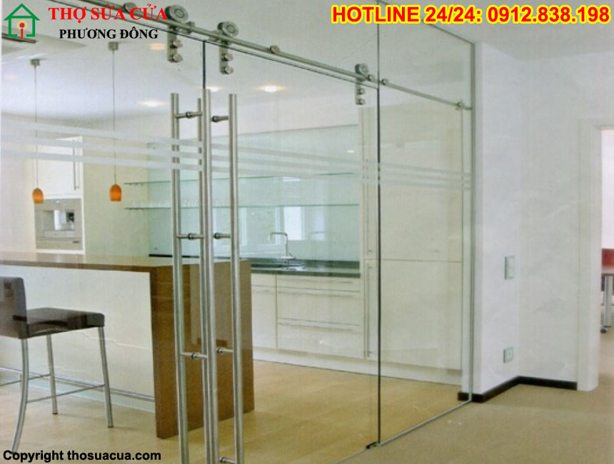 Cửa kính lùa trượt treo
