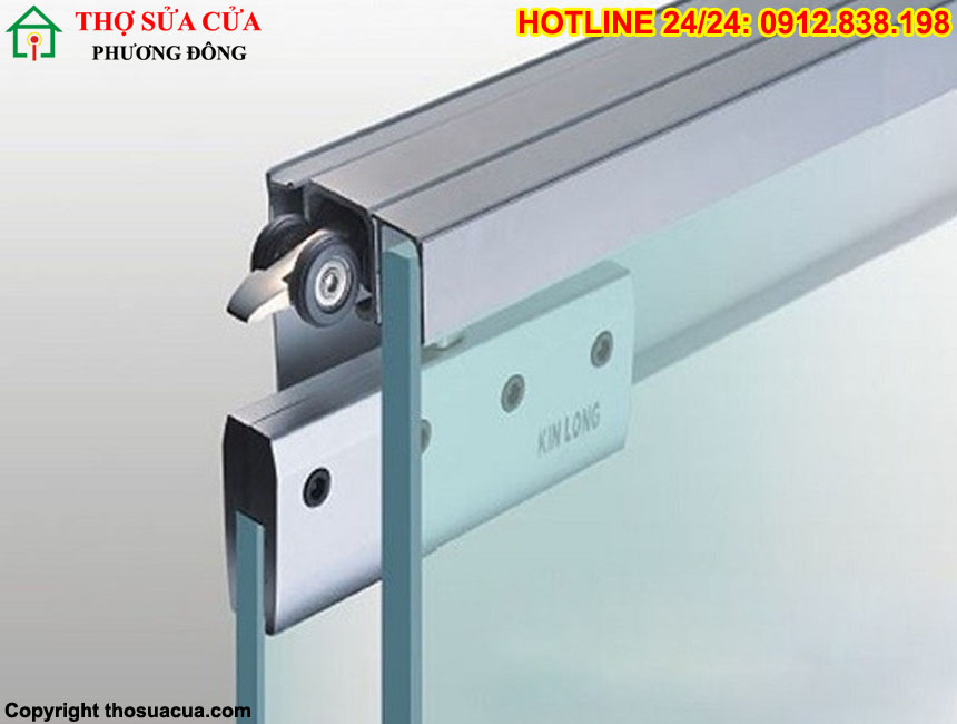 Cửa kính lùa trượt treo