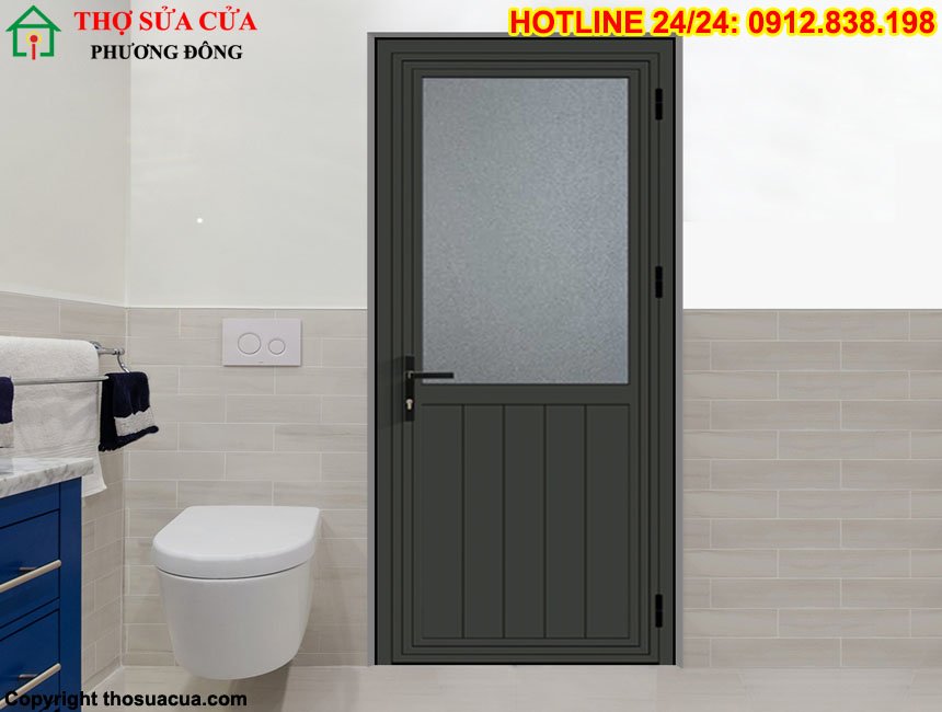 Cửa nhà vệ sinh