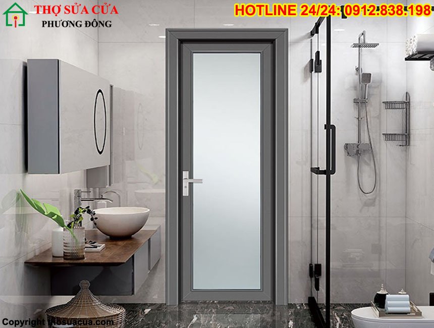 Cửa nhà vệ sinh nên làm bằng gì