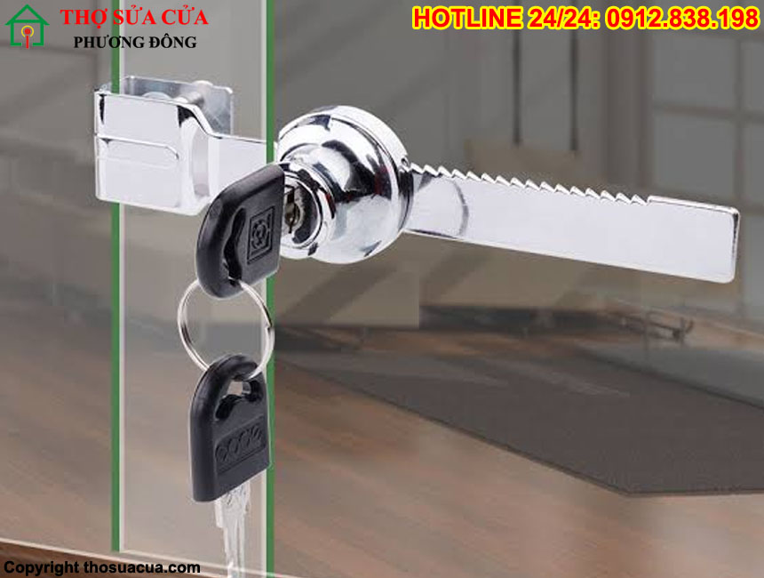Khóa cửa kính lùa