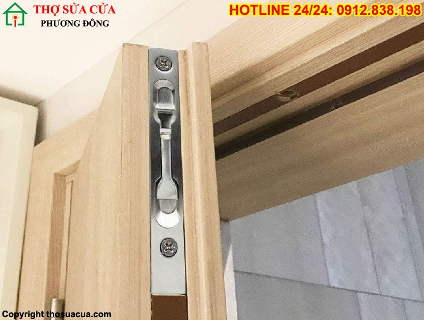 Phụ kiện cửa gỗ