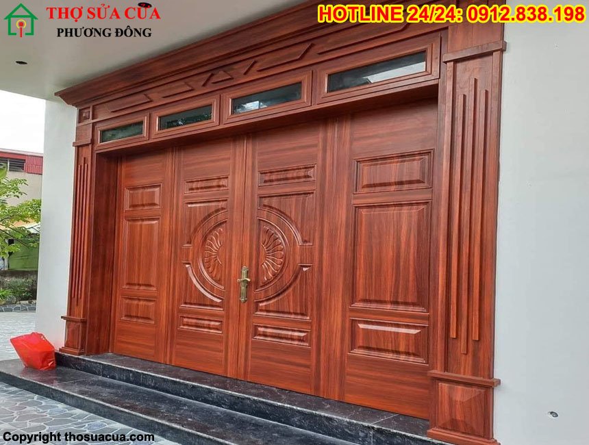 Cửa chính gỗ công nghiệp
