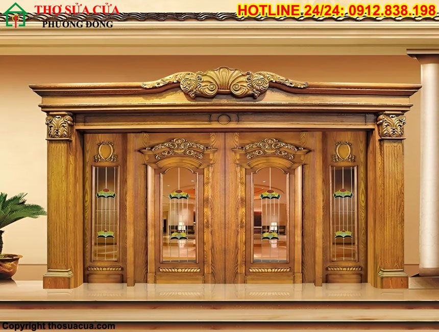 Cửa gỗ Royal