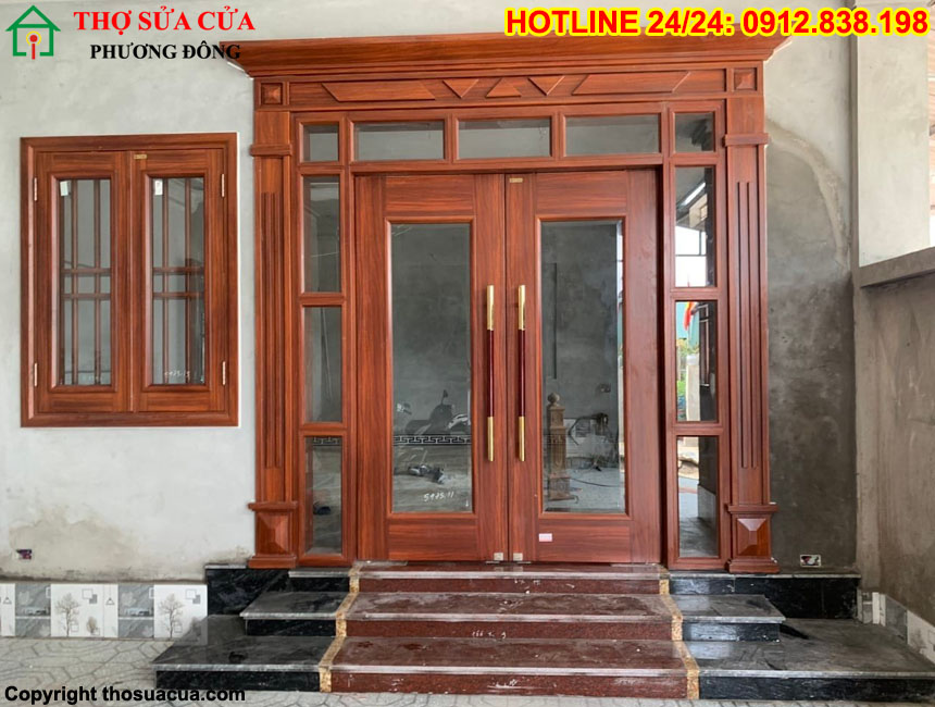 Cửa gỗ kết hợp kính cường lực