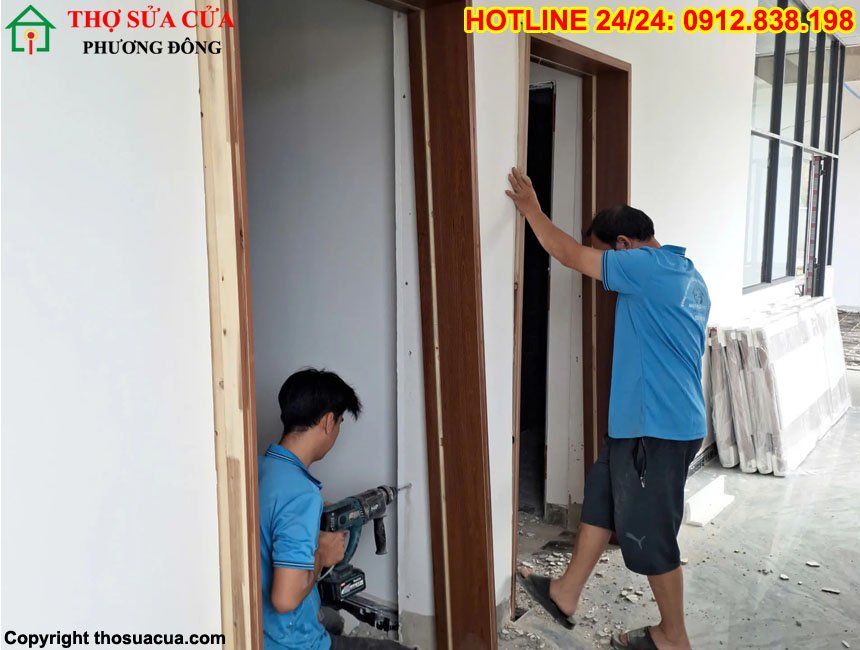 Lắp cửa gỗ công nghiệp