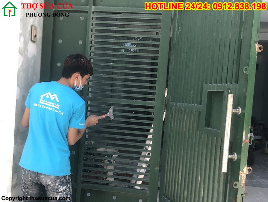 Cách sơn cửa sắt bằng tay