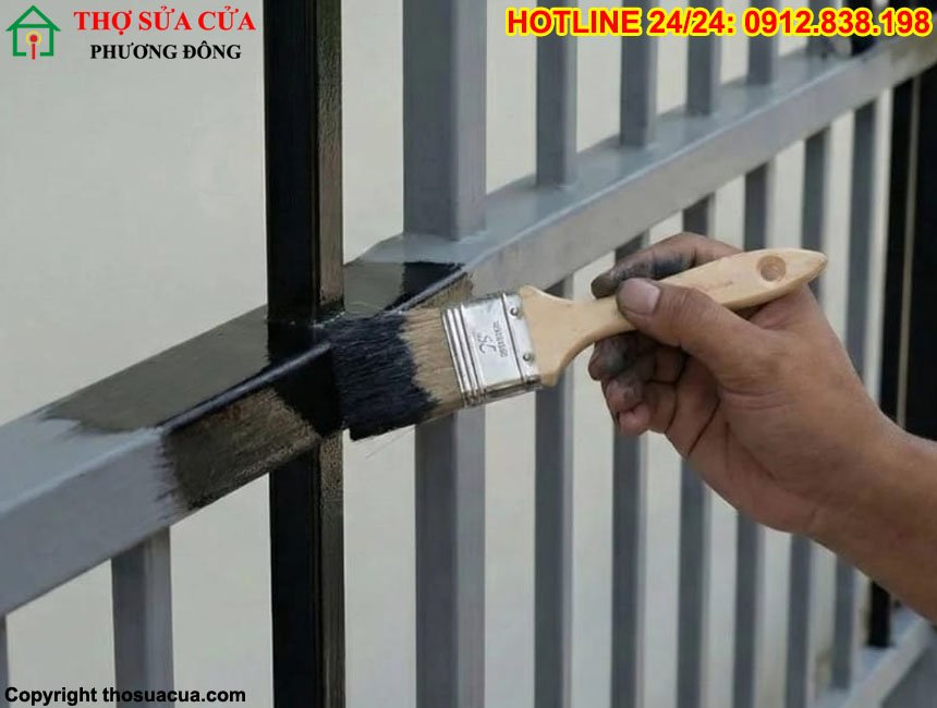 Cách sơn cửa sắt bằng tay