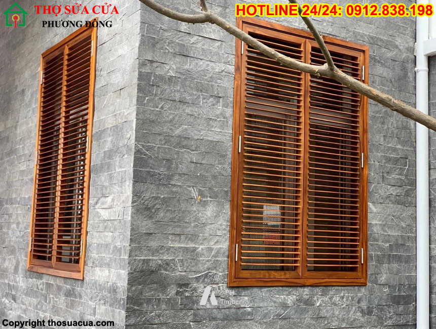 Cửa lá sách gỗ