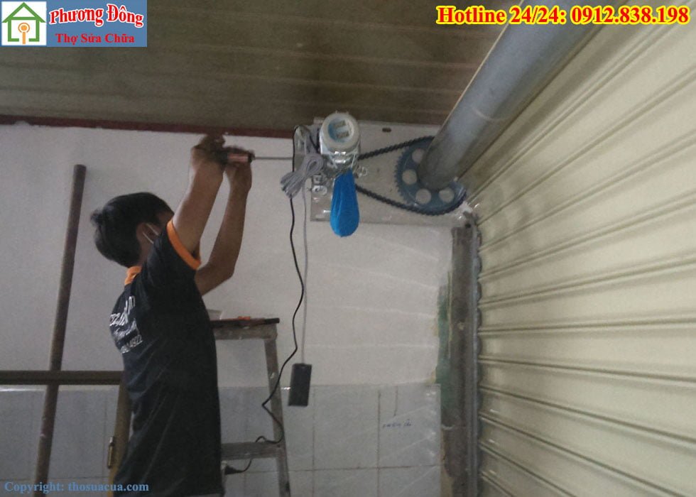 Cách lắp cửa cuốn lò xo đúng chuẩn