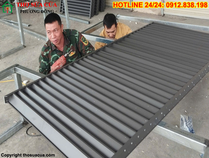 Cửa chớp nhôm kính