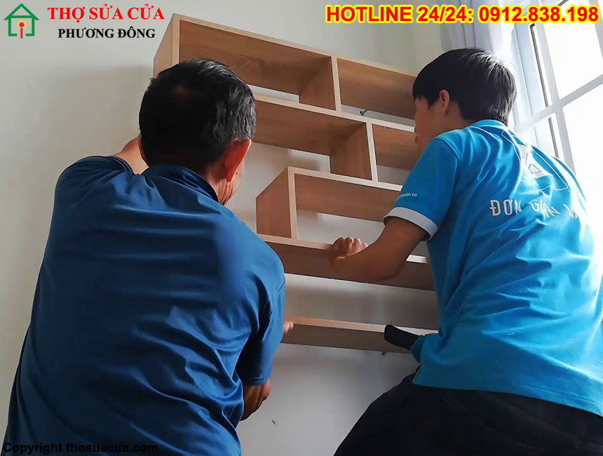 Cách lắp kệ gỗ treo tường