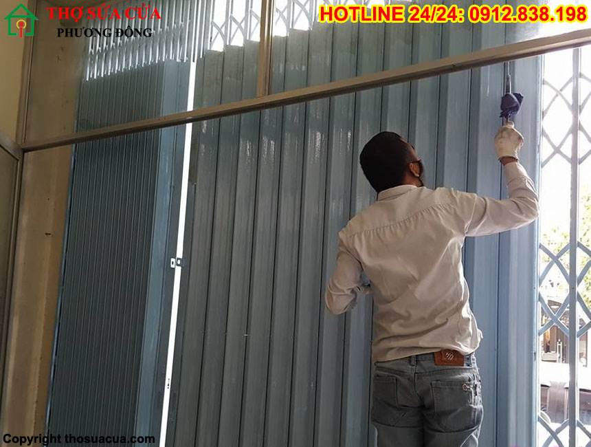 Dịch vụ sơn cửa sắt tại nhà