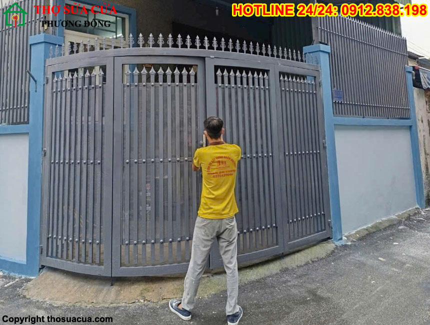 Dịch vụ sơn cửa sắt tại nhà