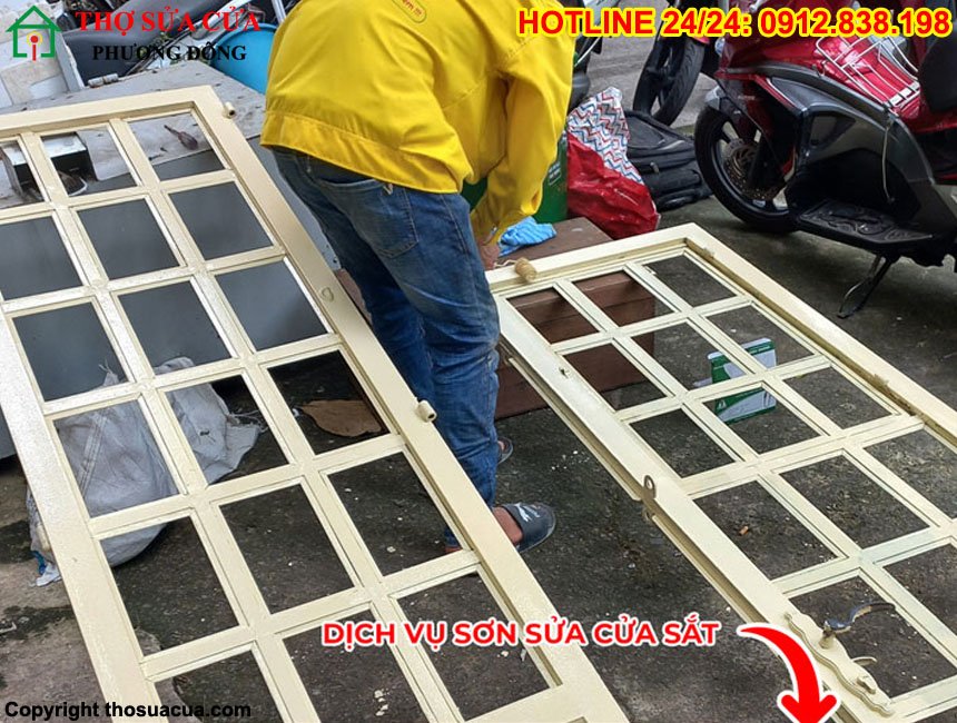Sơn sửa cửa sắt Long Biên