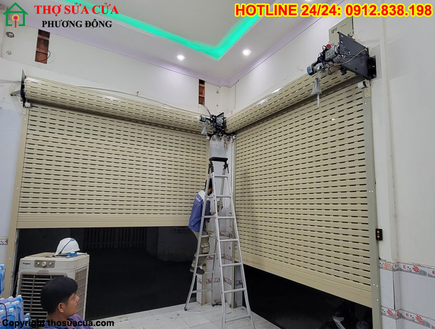 Cách lắp cửa cuốn bên trong