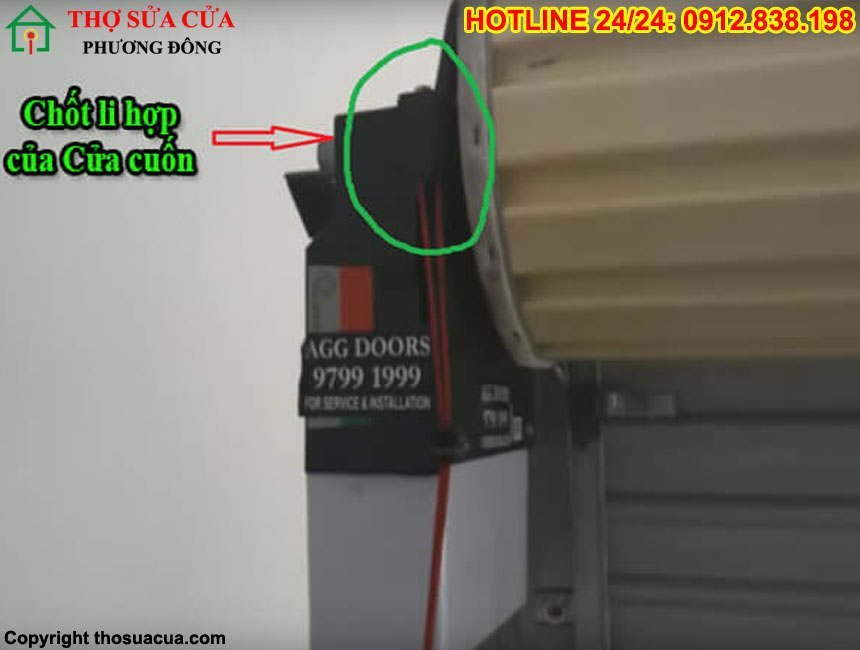 Cách mở cửa cuốn bằng chốt li hợp