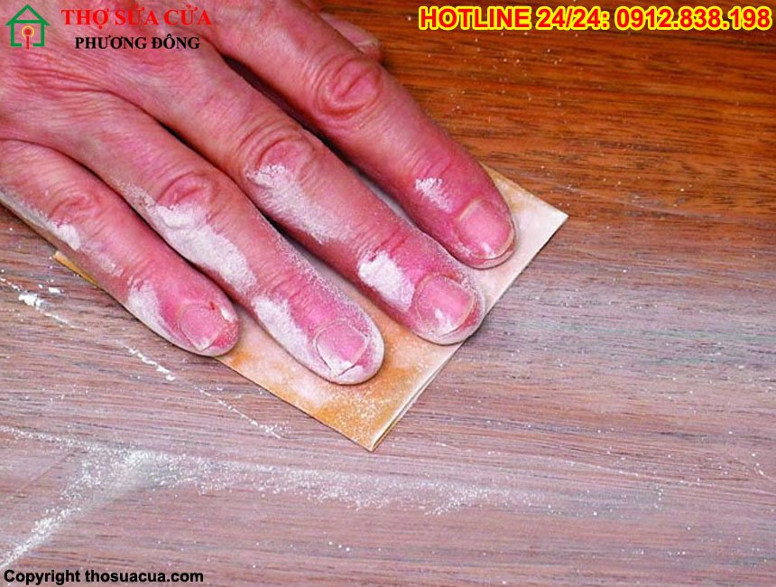 Đánh Vecni đồ gỗ