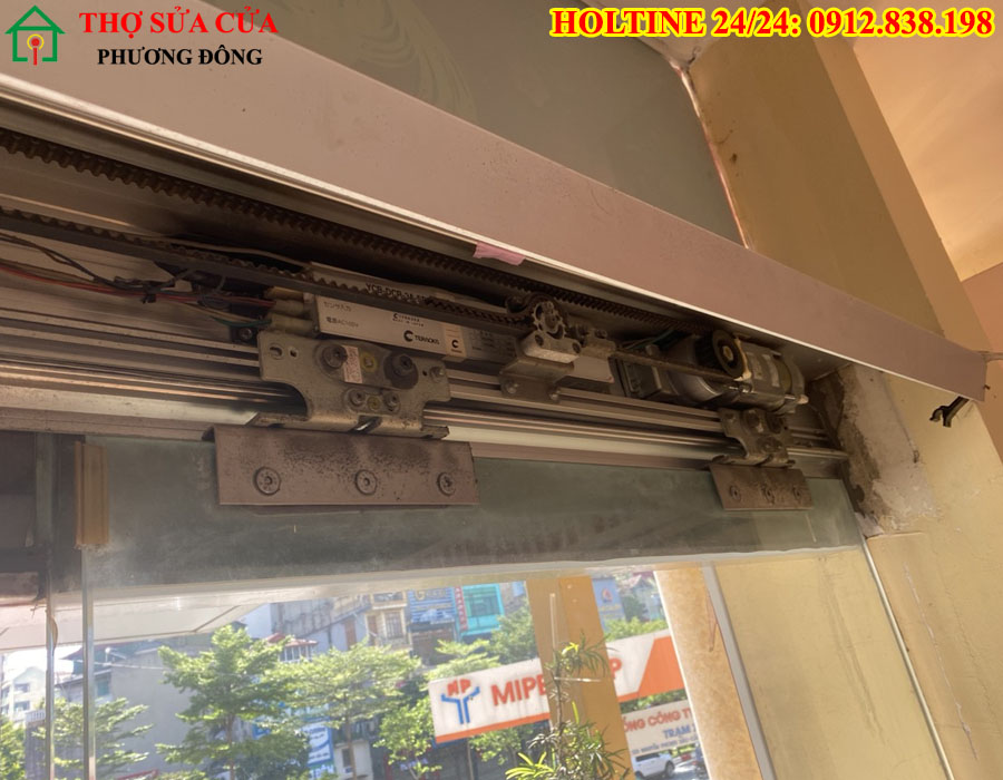 Sửa cửa kính tại phường Bình Đông