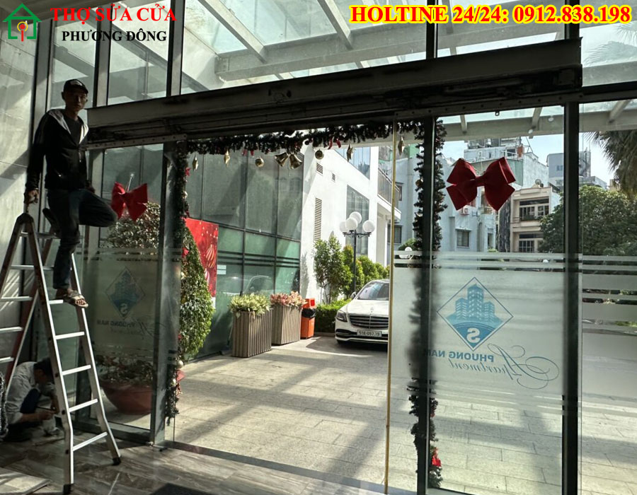Sửa cửa kính tại phường Chợ Lớn