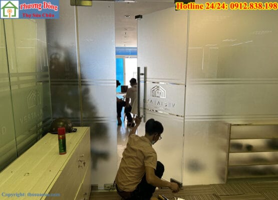 Sửa cửa kính tại phường Đông Ngạc
