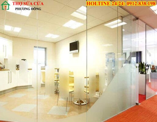 Sửa cửa kính tại phường Long Hương