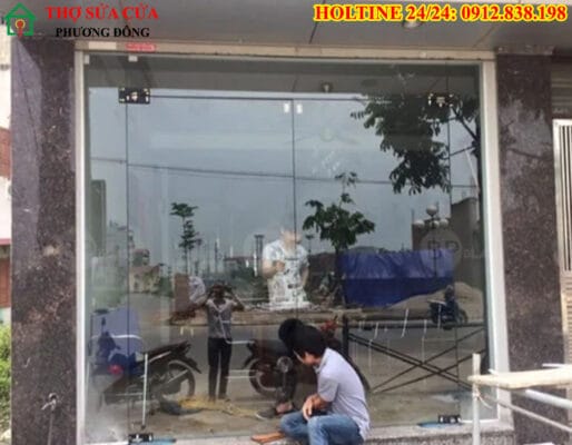 Sửa cửa kính tại phường Long Phước