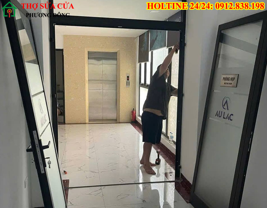 Sửa cửa kính tại phường Phúc Lợi