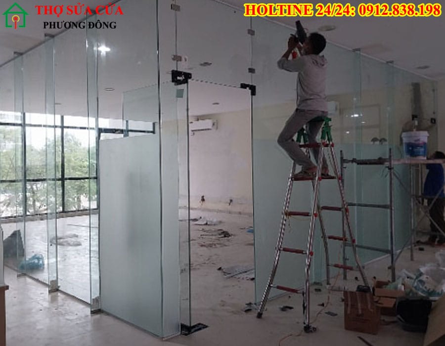 Sửa cửa kính tại phường Quảng‍ Phú