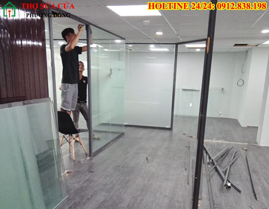 Sửa cửa kính tại phường Xuân Hòa