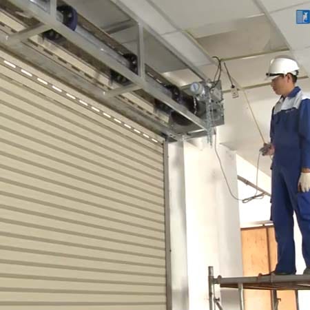 sửa cửa cuốn tự trôi