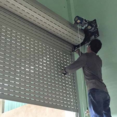 sửa mô tơ cửa cuốn không hoạt động