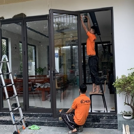 sửa cửa nhôm kính xingfa